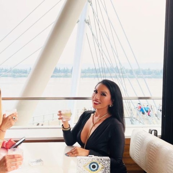 Meet the Posher Other - Meet your Posher, Gisella